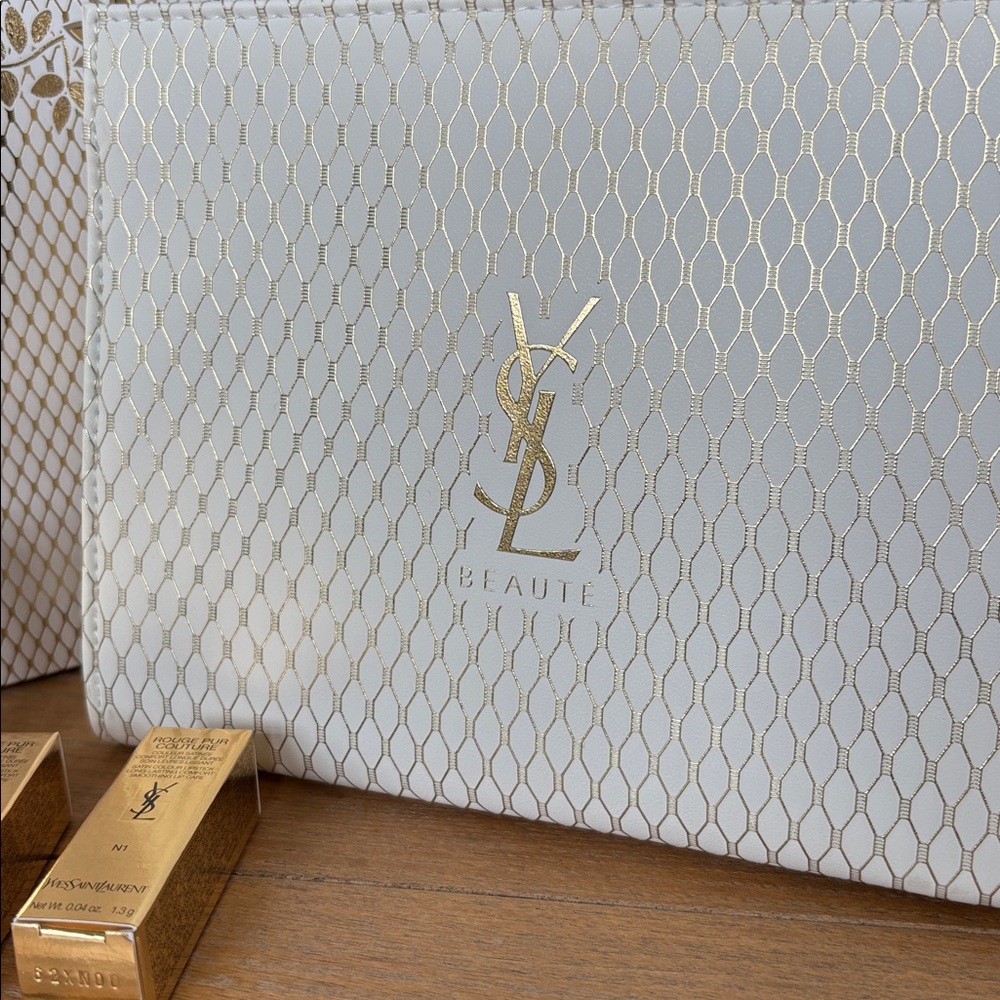 Yves Saint Laurent Lipstick Gift Set - Picture 2 of 9